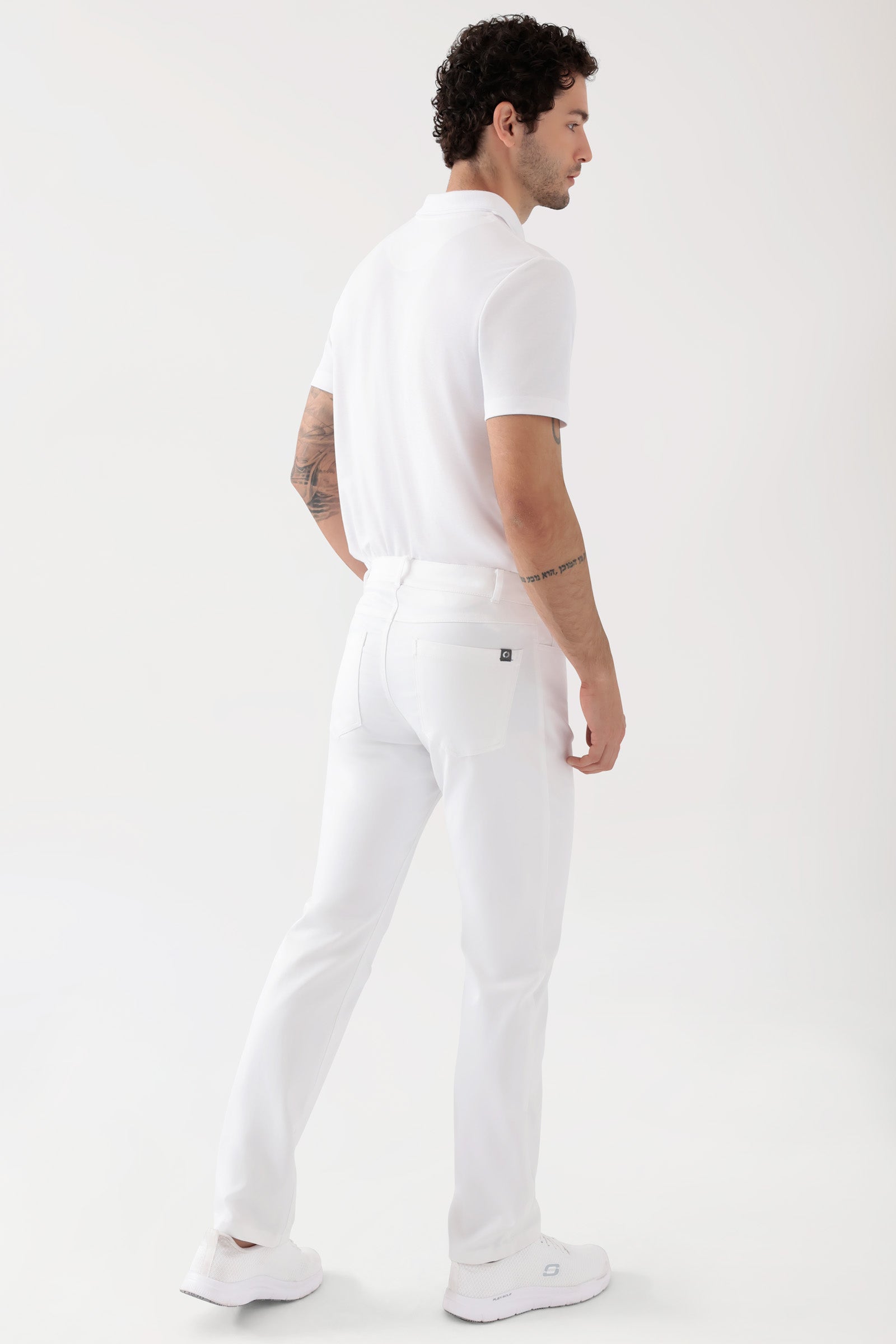 COMFY FLEX 5-Pocket Hose Herren - gerades Bein weiß, Rückansicht Das Model ist 188 cm groß und trägt Größe 48