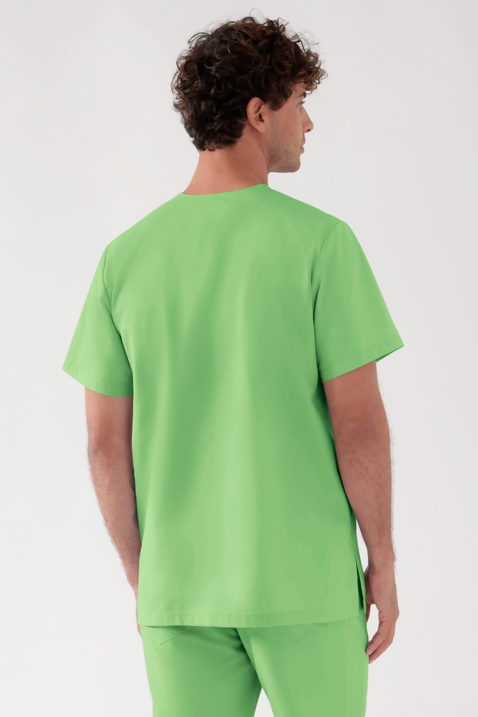 TENCEL™ Schlupfkasack Herren - V-Ausschnitt apfelgrün, Rückansicht