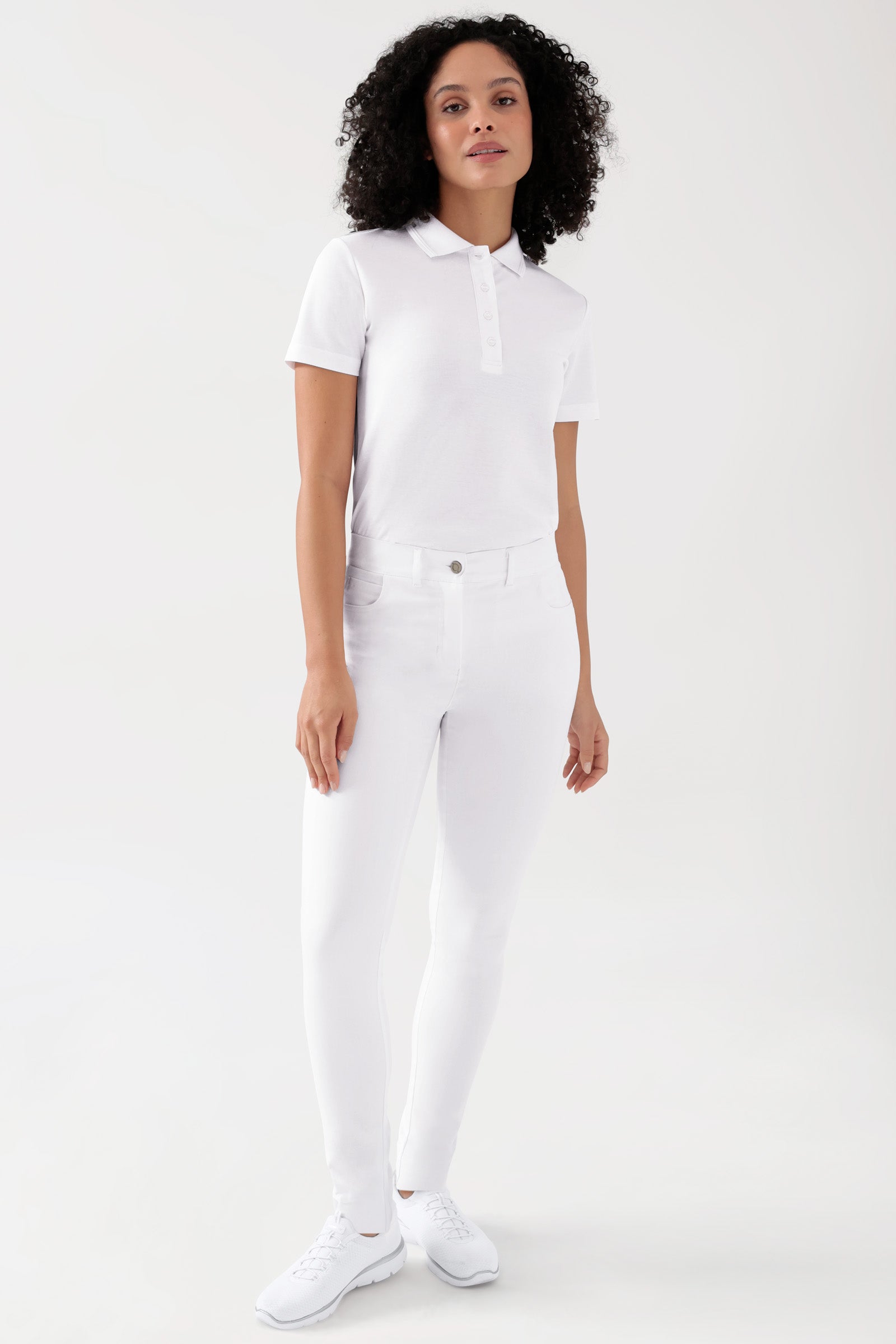 COMFY FLEX 5-Pocket Hose Damen - schlankes Bein weiß, Vorderansicht Das Model ist 176 cm groß und trägt Größe 36