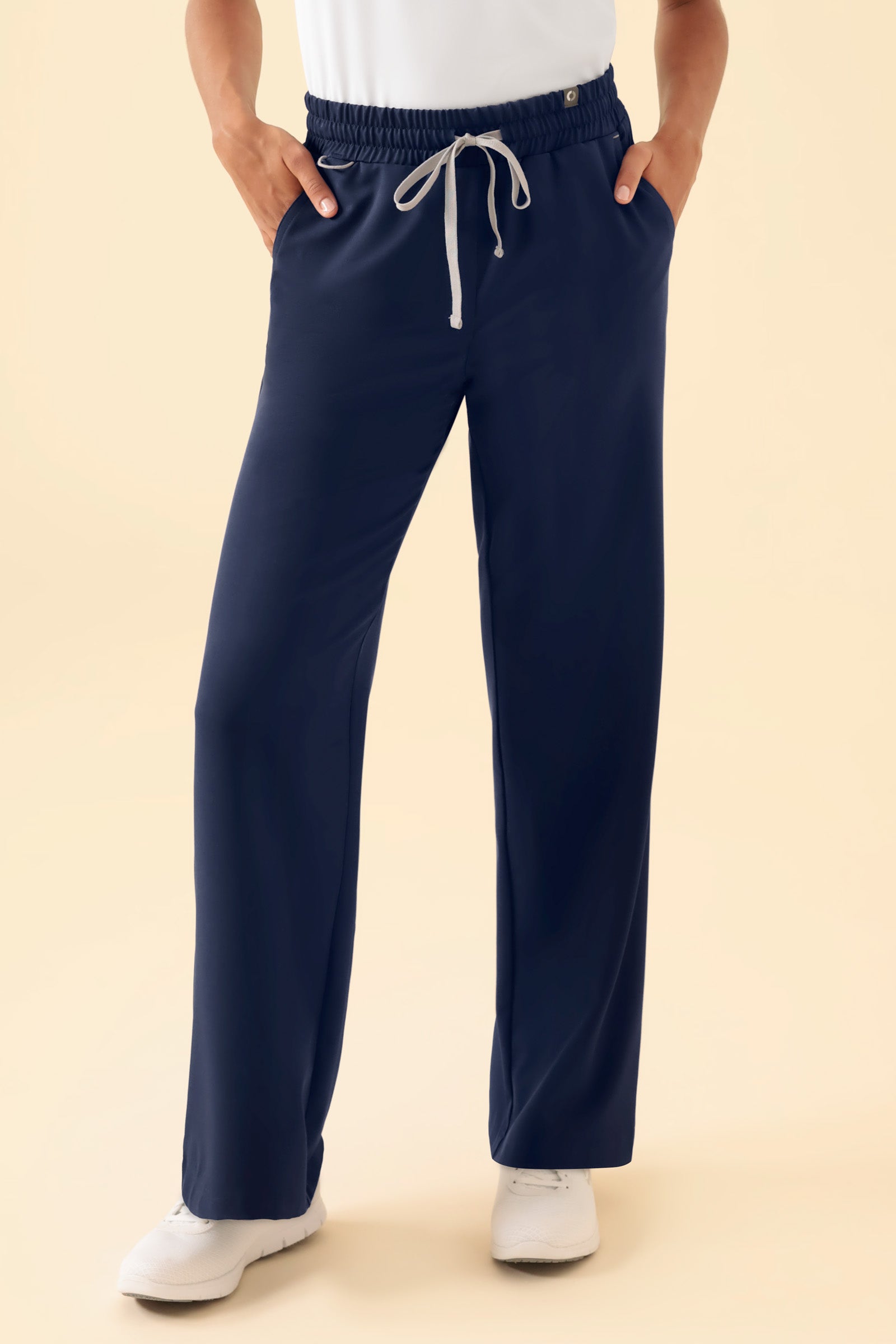 KAERE Hose Damen - weites Bein navy, Vorderansicht Das Model ist 176 cm groß und trägt Größe S