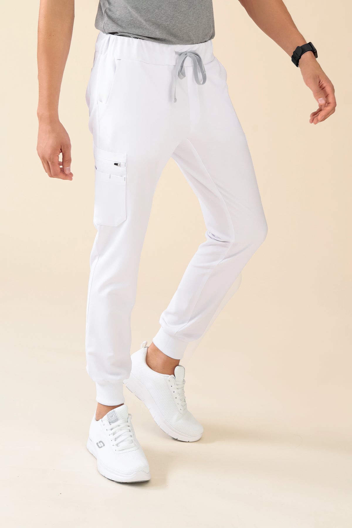 KAERE Hose Herren - Saumbündchen mit Beintaschen weiß, Vorderansicht