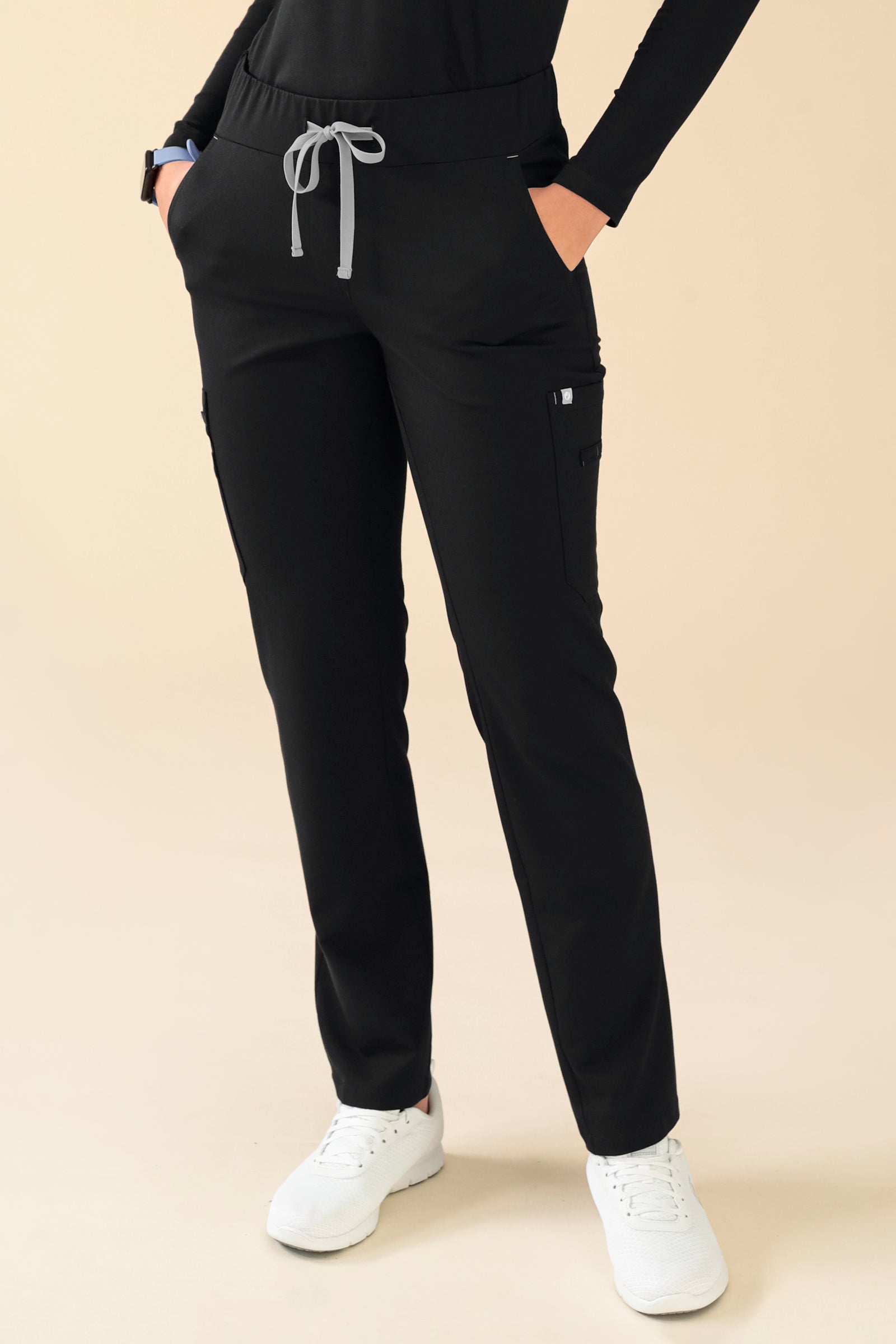 KAERE Hose Damen - gerader Saum mit Beintaschen schwarz, Vorderansicht