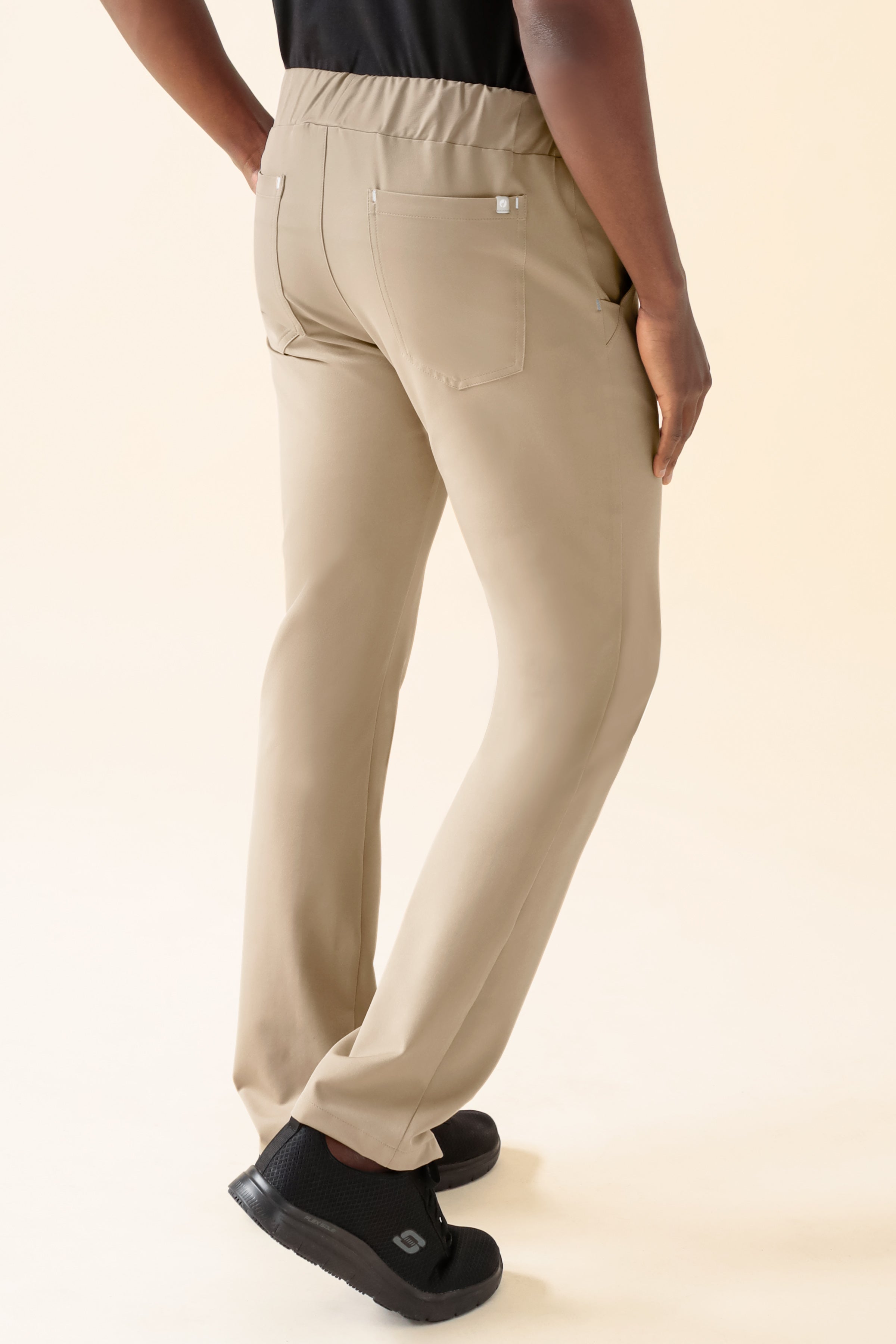 KAERE Hose Herren - gerader Saum ohne Beintaschen sand, Rückansicht 