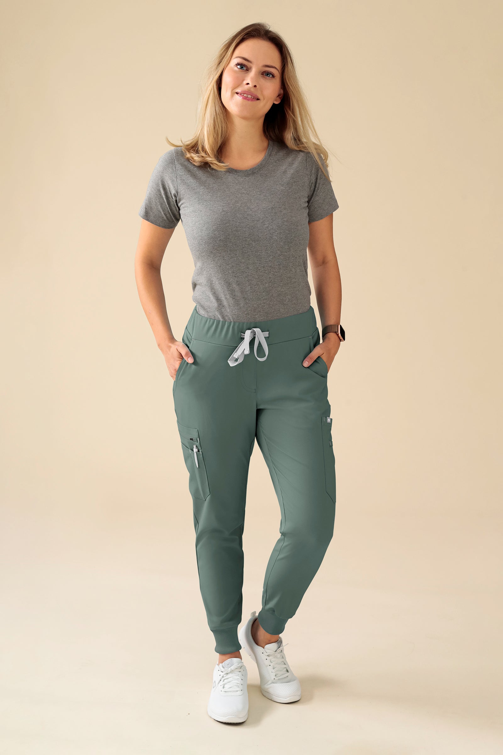 KAERE Hose Damen - Saumbündchen Kurzgr. mit Beintaschen dunkelgrün, Vorderansicht 